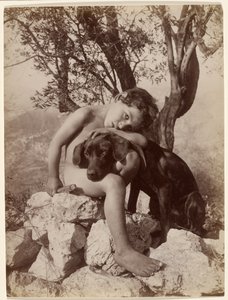 [Ung naken pojke och hund] av Baron Wilhelm von Gloeden