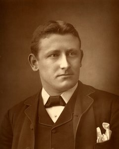 Austin Brereton, brittisk författare, 1886 av Barraud