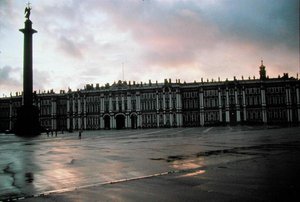 Exteriör vy av Vinterpalatset (1753-52) (foto) av Bartolomeo Carlo conte Rastrelli