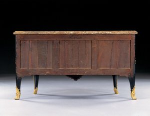 Kommode, ca 1745 (ormolu-monterad japansk lack & eboniserat trä)