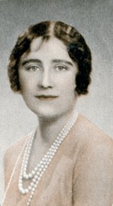 HKH Hertiginnan av York 1900-2002, 1935. av Bertram Park