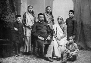 En Parsi-familj, 1902