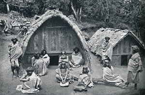 Ett Toda-hem i en inhemsk by, Indien, 1902 av Bourne and Shepherd