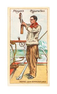Staff-Paymaster Francis Drake, sekreterare och skeppsmeteorolog, tar havstemperaturer av British School
