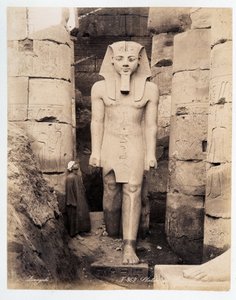 En staty av Ramses i Luxor - fotografi av bröderna Zangali, sent 1800-tal