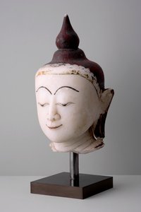 Head of a Buddha, Mon-stil (alabaster)
