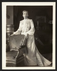 Mrs John Arbuckle, ca 1900-10 av Burr William McIntosh