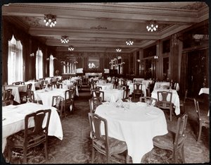 Matsal på Hotel Delmonico, 1902 (silvergelatintryck) av Byron Company