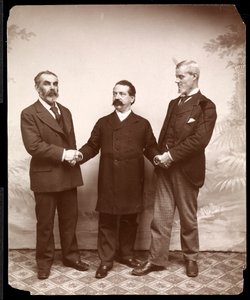 Labourledare Samuel Gompers, John Burns och Holmes, 1893-4 (silvergelatintryck)