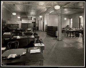 Huvudkontoret för Carolyn Laundry på 111 East 129th Street, East Harlem, New York, 1929 (silvergelatintryck) av Byron Company