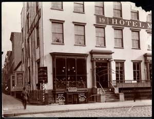 The Hotel Martin på 19 Lafayette Place, New York, 1896 (silvergelatintryck) av Byron Company