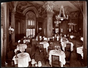 Damernas kafé på Hotel McAlpin, 1913 (silvergelatintryck) av Byron Company