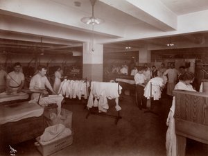 Tvättstugan på Hotel McAlpin, 1913 (silvergelatintryck)