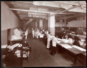 Tvättstugan på Hotel McAlpin, 1913 (silvergelatintryck)