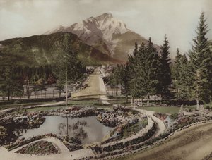 Cascade Mountain och Reflection Pool, Banff (färgfoto)