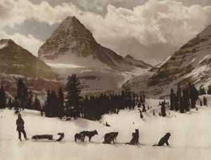 Mount Assiniboine (färgfoto)