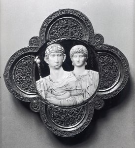 Kaméo föreställande kejsar Honorius (395-423) och hans hustru Maria (elfenben och metall) (se även 189590) av Byzantine