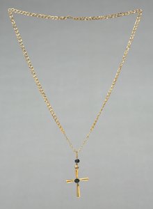 Kedja med hängande kors, 500-tal (guld, safir och glas) av Byzantine School