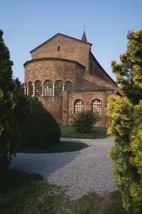 Exteriör vy av chevet av Byzantine School