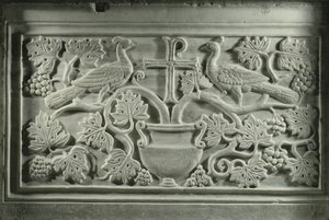 Påfåglar och vinrankor (marmor) av Byzantine School