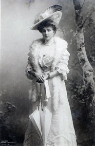 Drottning av Spanien, Ena av Battenberg, ca 1910 (s/v foto) av J.B. and Brown J. Rowbotham