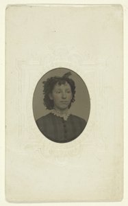 Porträtt av Viola Mead av C. W. Mitchell