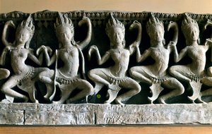 Apsaras, mycket unga och vackra varelser som dansade på Indras gård. Hinduistisk mytologi. Konst Khmer, Bayon-templet