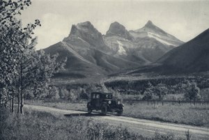 Klippiga bergen i Kanada: Three Sisters, Banff (svartvitt foto) av Canadian Photographer