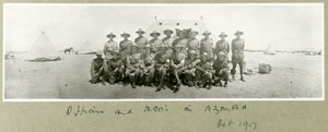 Officerare och underofficerare i N.Z.M.A.A., oktober 1917 av Capt. Arthur Rhodes