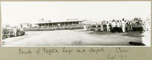 Parad av egyptiska trupper och mattor, Kairo, september 1917 av Capt. Arthur Rhodes