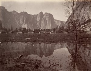 Cathedral Rocks, Yosemite, ca. 1872, tryckt ca. 1876. av Carleton E. Watkins.
