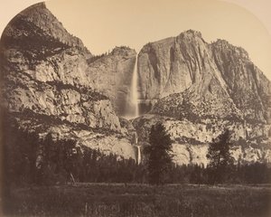 2637 Ft. Yosemite Fall, framifrån, 1861. av Carleton Emmons Watkins
