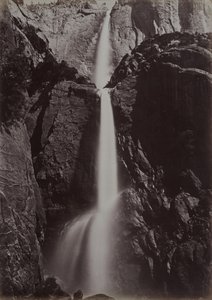 Yosemite Falls, vy från botten, ca 1878 (albumenutskrift) av Carleton Emmons Watkins