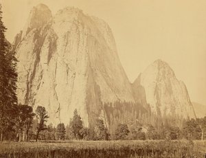 [Cathedral Rocks, 2600 fot höga] av Carleton Watkins