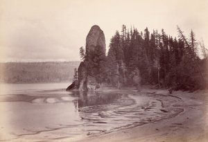 [Rooster Rock - Columbiafloden] av Carleton Watkins