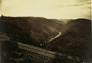 American Rivers kanjon, C.P.R.R. av Carleton Watkins