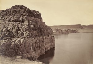 [The Dalles, högsta och lägsta vattenstånd, 92 fot] / [Dalles övre del, Columbiafloden, Oregon] av Carleton Watkins
