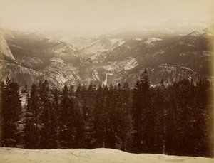 Lyellgruppen och Nevadafallet från Sentinel Dome av Carleton Watkins