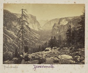 Yosemitedalen, från Mariposaleden, Yosemitedalen, Mariposa County, Kalifornien (nr 1138) av Carleton Watkins