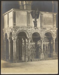 Milano - S. Ambrogio-basilikan - kristen ambo och sarkofag från 600-talet