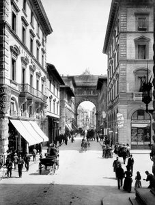 Via Strozzi, Florens, ca 1890 (svart/vitt foto)