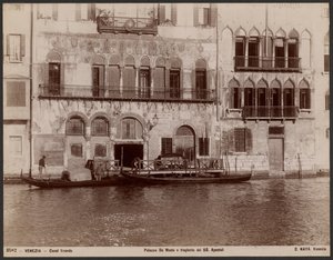 Da Mosto-palatset och färjan SS Apostoli av Carlo Naya