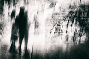 Spöklika, suddiga silhuetter av Carsten Velten