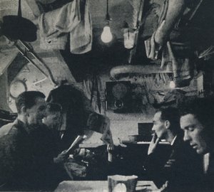 Funktionell användning av utrymmet på mässdäcket, 1941 av Cecil Beaton