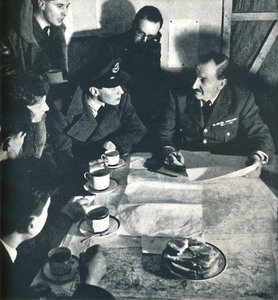 Återkomst: Förhör, 1941 av Cecil Beaton