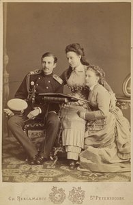Alexandra Iossifovna av Ryssland (nee prinsessan Alexandra av Saxe Altenburg), Nicholas Constantinovitch av Ryssland och Vera Constantinovna av Ryssland - storhertiginnan Alexandra Iosifovna, storhertig Nicholas Constantinovich och storhertiginnan Vera Con