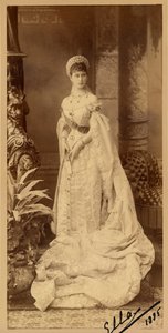 Elisabeth Fiodorovna de Russie (Elisabeth de Hesse Darmstadt) (1864-1918) - Porträtt av storhertiginnan Elizaveta Fyodorovna (1864-1918), prinsessan Elizabeth av Hessen och vid Rhen, av Bergamasco, Charles (Karl) (1830-1896). Silvergelatinfotografering av Charles Bergamasco