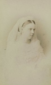 Maria Alexandrovna de Russie - Porträtt av storhertiginnan Maria Alexandrovna av Ryssland (1853-1920), hertiginnan av Saxe-Coburg och Gotha, av Bergamasco, Charles (Karl) (1830-1896). Albumin Foto, c. 1871. Ryska statens film- och fotoarkiv, Krasnogorsk
