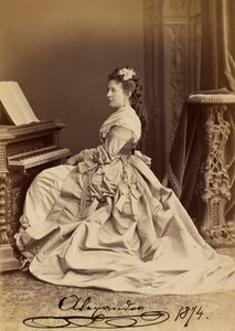 Porträtt av storhertiginnan Alexandra Iosifovna av Saxe-Altenburg (1830-1911)