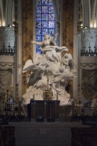 Inifrån katedralen i Chartres, Mästaraltaret (skulptur av Charles Antoine Bridan antagandet av Charles Antoine Bridan